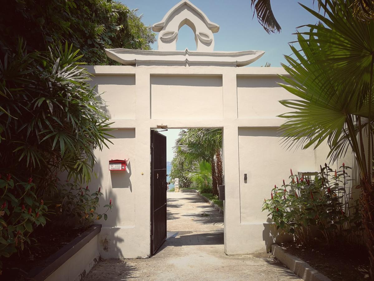 The Beach Pool Villa Pattaya Exterior photo