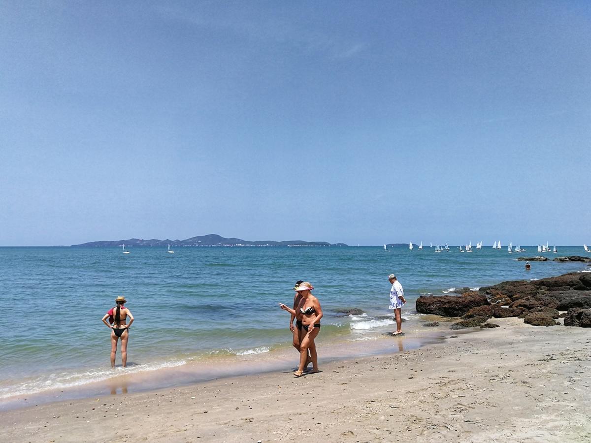 The Beach Pool Villa Pattaya Exterior photo
