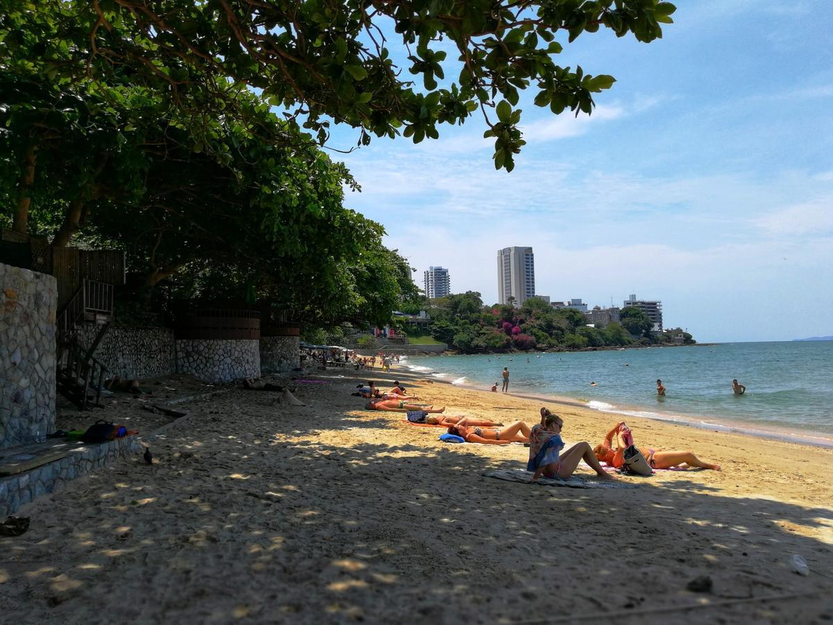 The Beach Pool Villa Pattaya Exterior photo