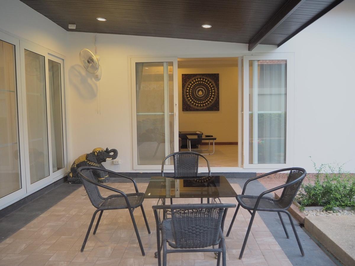 The Beach Pool Villa Pattaya Exterior photo